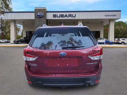 Certified 2022 Subaru Forester Limited image 4