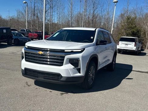 New 2026 Chevrolet Traverse LT w/ Enhanced Driving Package image 8