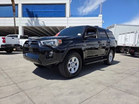 Used 2021 Toyota 4Runner SR5 Premium w/ Moonroof Package AWD/4WD image 2