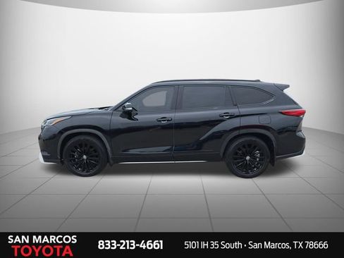 Used 2023 Toyota Highlander XSE FWD image 8