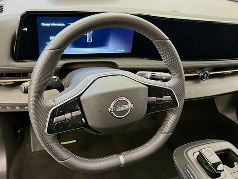 Used 2024 Nissan Ariya AWD image 18