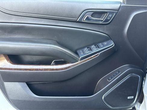 Used 2015 Chevrolet Suburban LT image 21