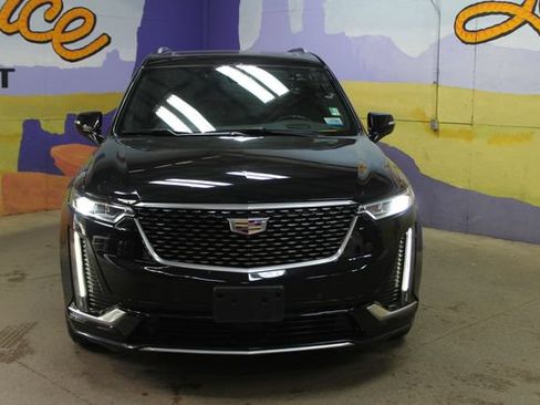 Used 2022 Cadillac XT6 Premium Luxury w/ Platinum Package AWD/4WD image 3