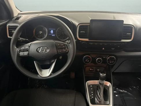 Used 2021 Hyundai Venue SE w/ Cargo Package FWD image 12