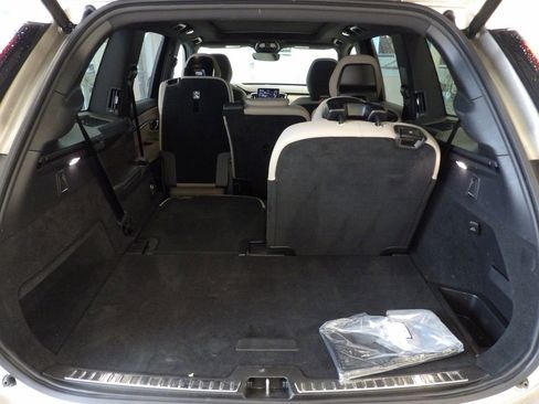 Certified 2025 Volvo XC90 T8 Plus image 28