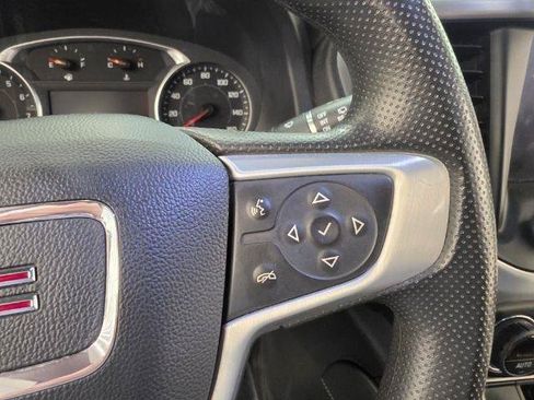 Used 2021 GMC Acadia SLE w/ Driver Convenience Package FWD image 18