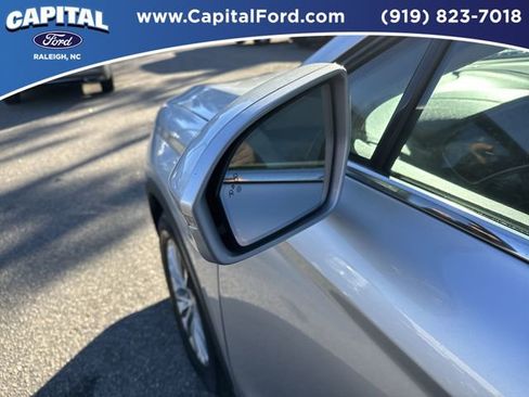 Used 2017 Lincoln MKX Select w/ Select Plus Package image 12