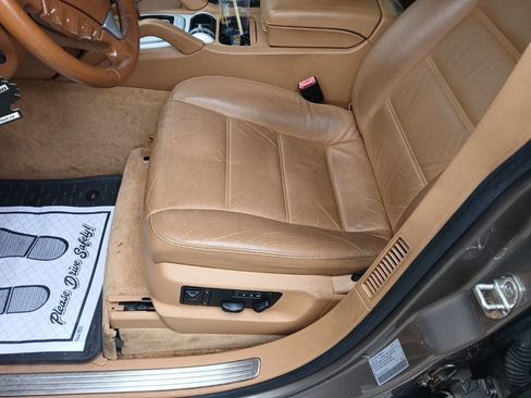 Used 2004 Porsche Cayenne S image 10