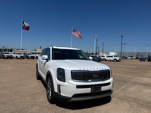 Used 2020 Kia Telluride S w/ S 8 Passenger Seating Package FWD image 3