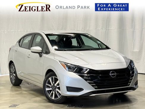 Certified 2023 Nissan Versa SV image 1