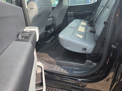 New 2026 Ford F250 XL w/ XL Off-Road Package image 8