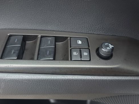 Used 2024 Toyota Camry SE image 19