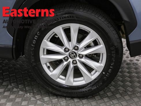 Used 2023 Toyota Corolla Cross LE image 33