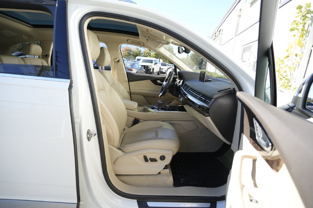 Used 2019 Audi Q7 3.0T Prestige w/ Prestige Package AWD/4WD image 37