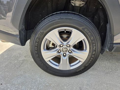 Used 2025 Toyota RAV4 XLE FWD image 19