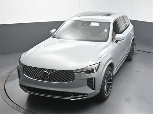 Used 2026 Volvo XC90 B6 Plus w/ Protection Package Premier image 44