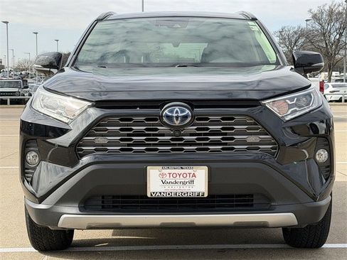 Used 2020 Toyota RAV4 Limited image 8