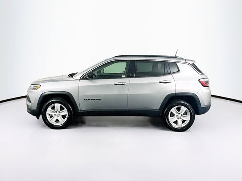 Used 2022 Jeep Compass Latitude image 4