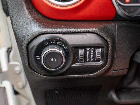 Used 2020 Jeep Gladiator Rubicon image 33