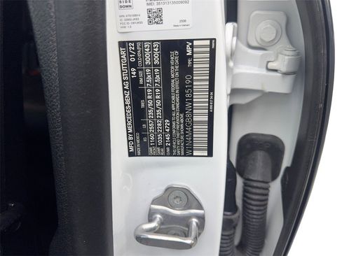 Used 2022 Mercedes-Benz GLB 250 w/ Premium Package Lite image 82