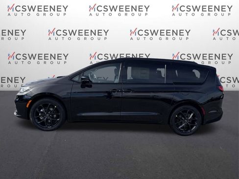 New 2026 Chrysler Pacifica Select w/ S Appearance Package image 2