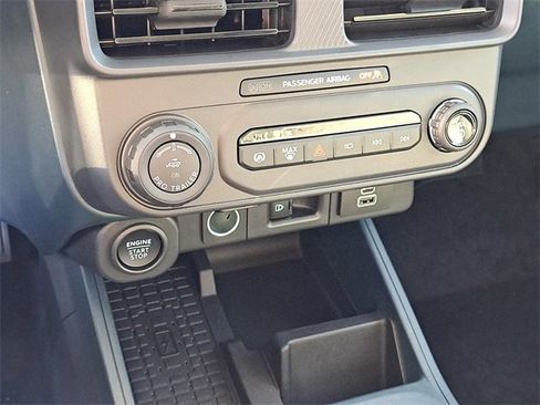 New 2025 Ford Maverick Lariat w/ Black Appearance Package image 40