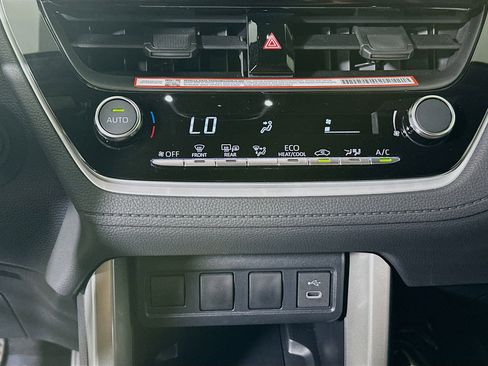 Used 2024 Toyota Corolla Cross AWD Hybrid image 23