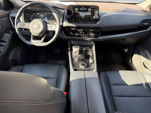 Used 2023 Nissan Rogue SL w/ SL Premium Package image 12