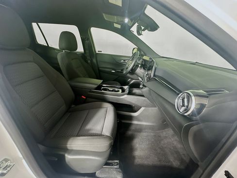 Used 2025 Chevrolet Equinox LT w/ Safety and Technology Package FWD image 31