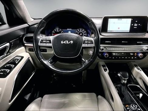 Used 2022 Kia Telluride SX w/ SX Prestige Package AWD/4WD image 10