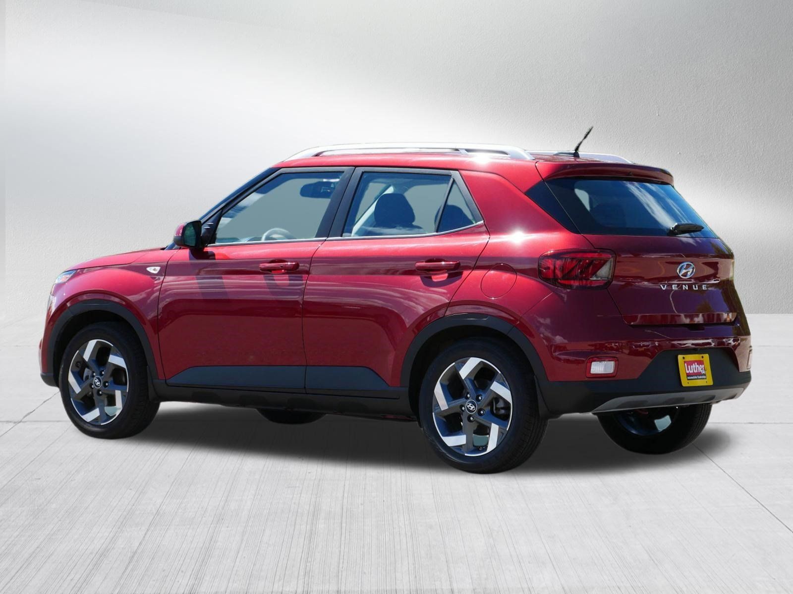Used 2026 Hyundai Venue SEL FWD image 5