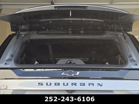 Used 2026 Chevrolet Suburban Z71 w/ Comfort Package AWD/4WD image 43