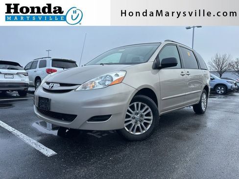 Used 2009 Toyota Sienna LE image 1