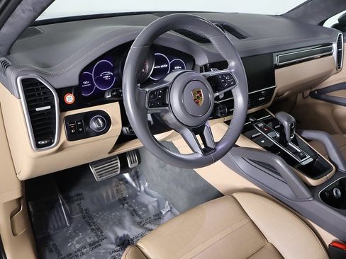 Used 2021 Porsche Cayenne GTS w/ Premium Package Plus image 30