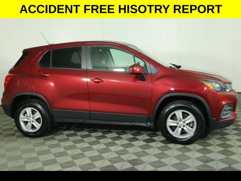 Used 2022 Chevrolet Trax LS w/ Tint and Cruise Package AWD/4WD image 2