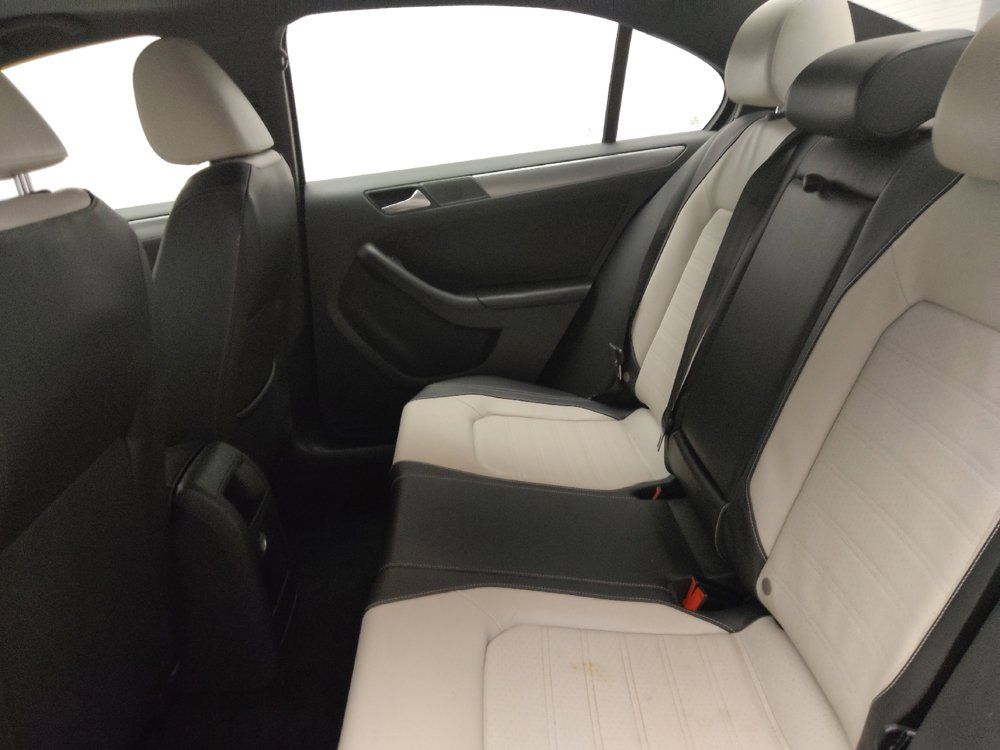 Used 2016 Volkswagen Jetta Sport FWD image 18