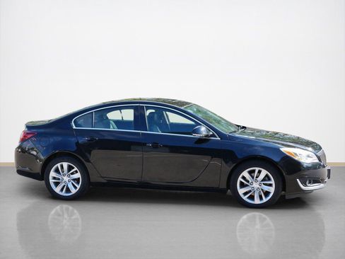 Used 2016 Buick Regal Premium w/ Driver Confidence Package #1 AWD/4WD image 2