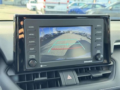 Used 2022 Toyota RAV4 XLE image 28