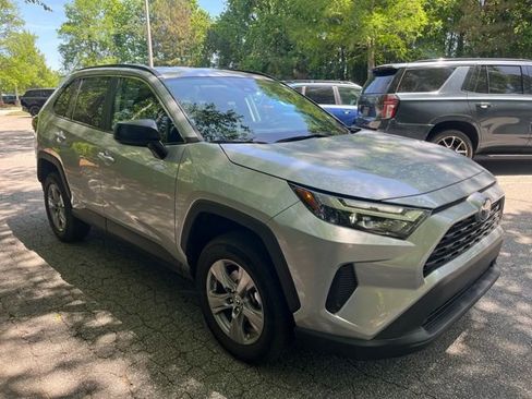 Used 2023 Toyota RAV4 LE AWD/4WD image 2