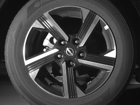 Used 2025 Nissan Sentra SV FWD image 15
