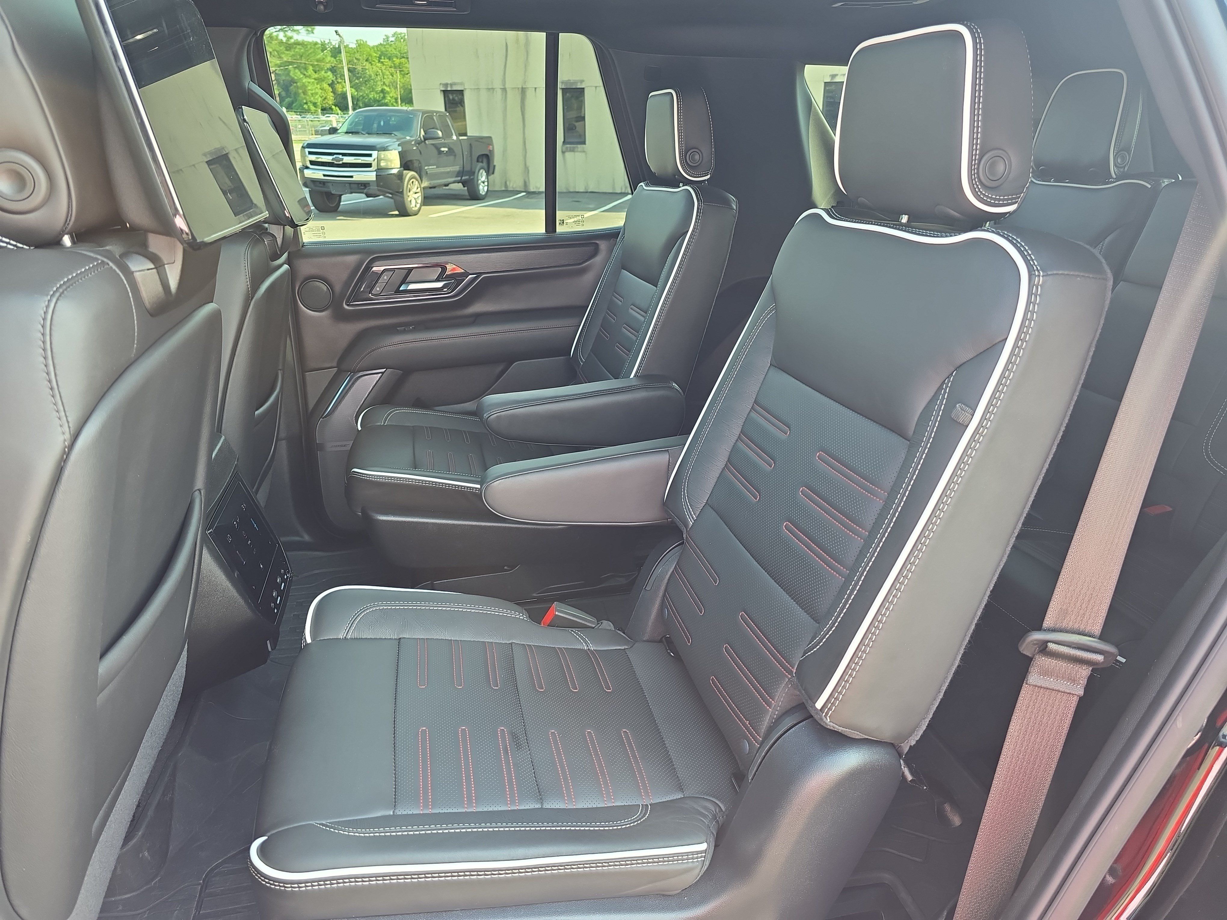 Used 2025 GMC Yukon AT4 Ultimate w/ LPO, Floor Liner Package AWD/4WD image 14