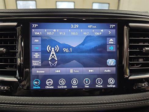 Used 2020 Chrysler Pacifica Limited w/ Tire & Wheel Group image 22