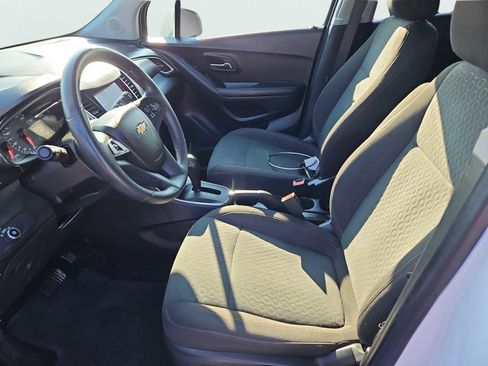 Certified 2022 Chevrolet Trax LS w/ Tint and Cruise Package image 26