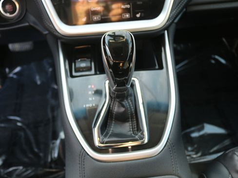 Used 2020 Subaru Outback Limited image 26