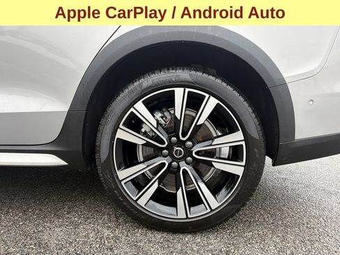 Used 2025 Volvo V60 B5 Cross Country Ultra w/ Protection Package Premier AWD/4WD image 9