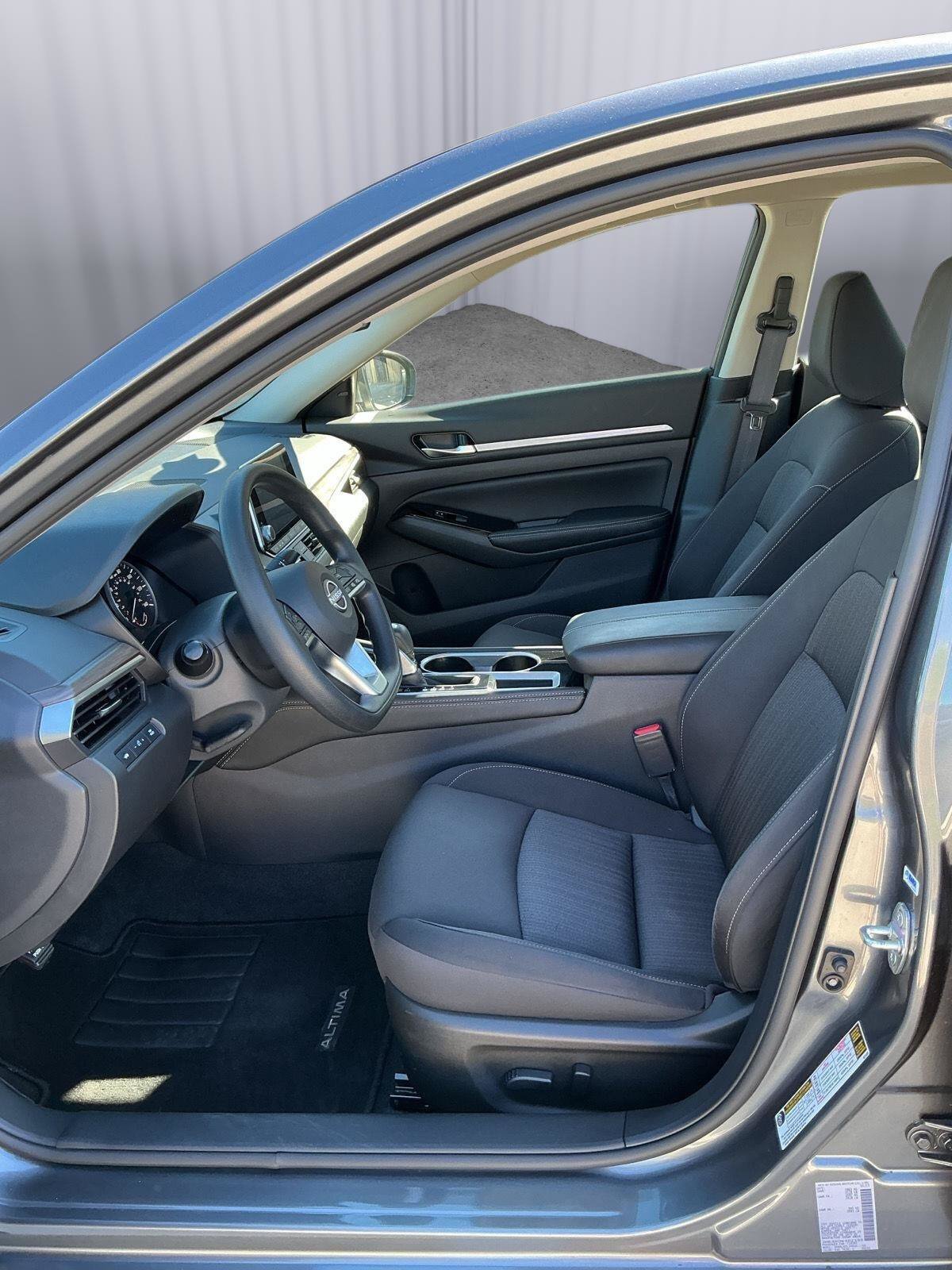 Used 2023 Nissan Altima 2.5 SV FWD image 16