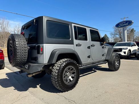Used 2018 Jeep Wrangler Unlimited Sport w/ Connectivity Group image 5