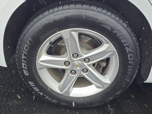 Used 2021 Chevrolet Malibu LS image 5