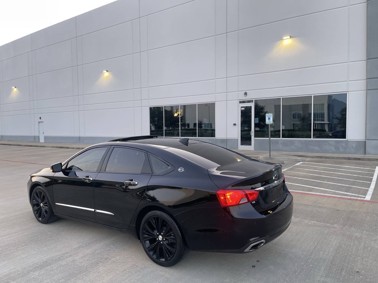 Used 2018 Chevrolet Impala Premier w/ Premier Confidence Package FWD image 28