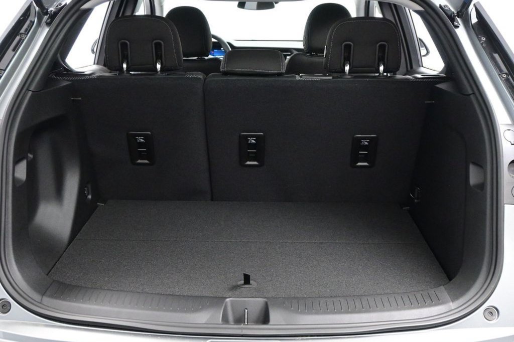 Used 2027 Chevrolet Bolt LT w/ Comfort Package FWD image 34